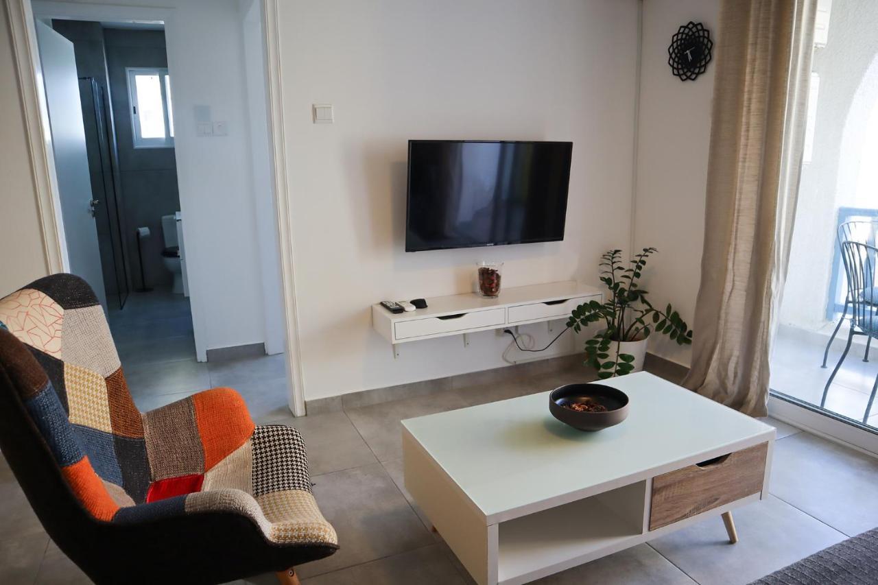 Alex's Vacation - 100m From The - 6 Guests * Pafos
