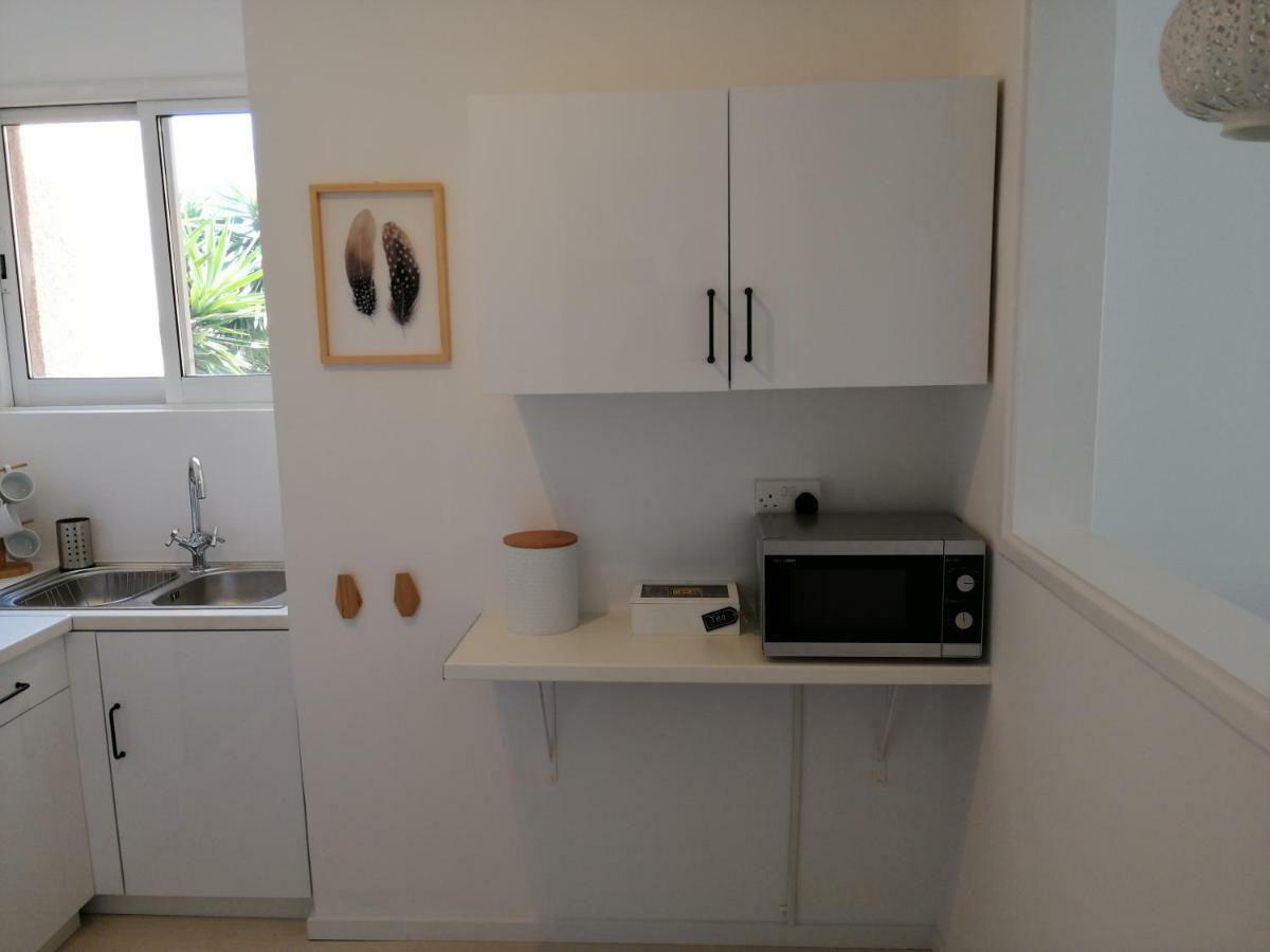 Alex's Vacation - 100m From The - 6 Guests Pafos